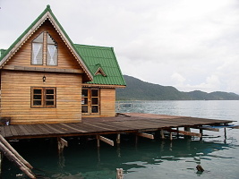 Haus auf dem Meer in Ban Bang Bao